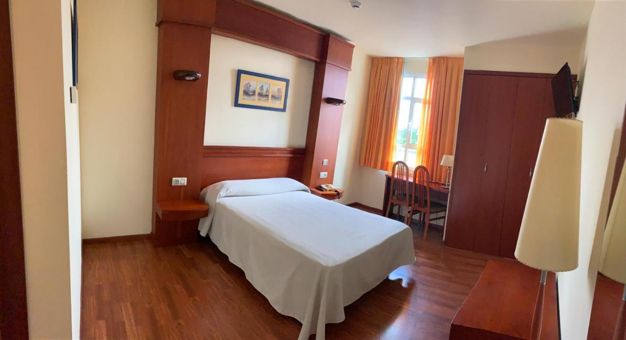 Hotel Barreiro Leira Buitenkant foto