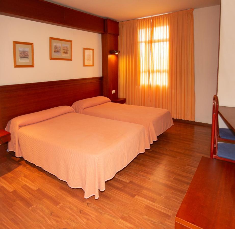 Hotel Barreiro Leira Buitenkant foto