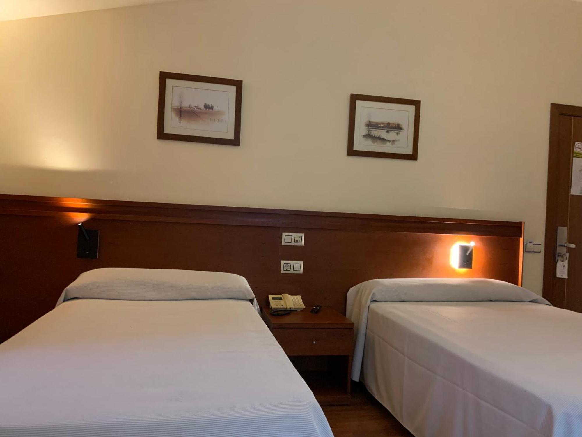 Hotel Barreiro Leira Buitenkant foto